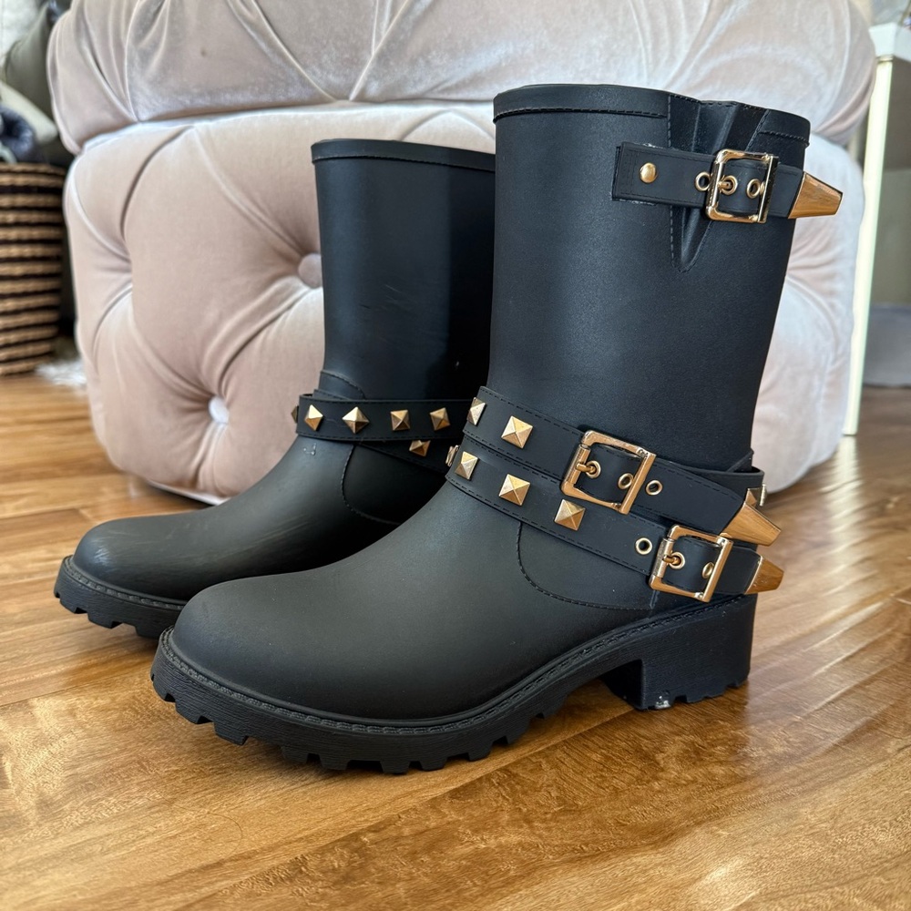 Steve Madden Black and Gold Buckle Rain Boots - Size 9